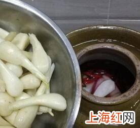 泡菜酸了怎么补救