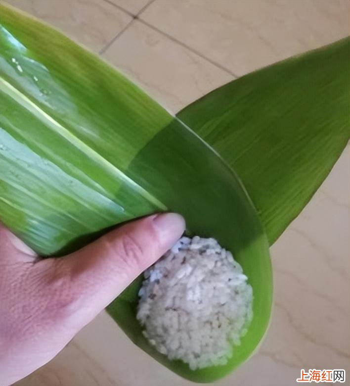 新手包粽子的简易方法 包粽子的详细方法
