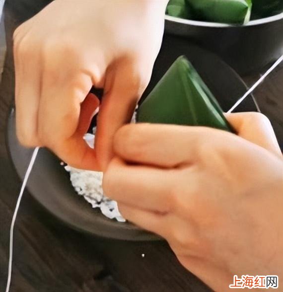 新手包粽子的简易方法 包粽子的详细方法
