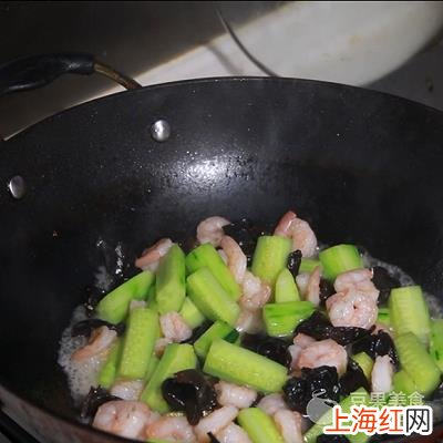 虾仁炒黄瓜的做法 黄瓜炒虾仁怎么做_