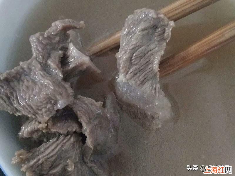 炖牛肉汤放什么食材 牛肉汤的简单做法窍门