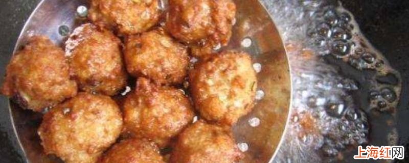 炸肉丸子粘锅底是什么原因