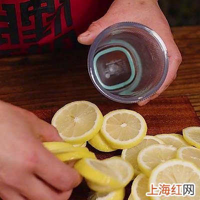 酸辣柠檬无骨鸡爪 酸辣无骨鸡爪的制作方法