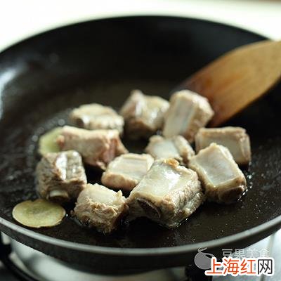 排骨炖豆角的家常做法 排骨炖豆角做法