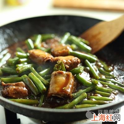 排骨炖豆角的家常做法 排骨炖豆角做法
