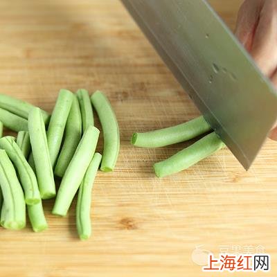 排骨炖豆角的家常做法 排骨炖豆角做法