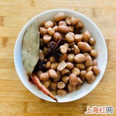 芹菜怎么凉拌 凉拌芹菜菜怎么做好吃