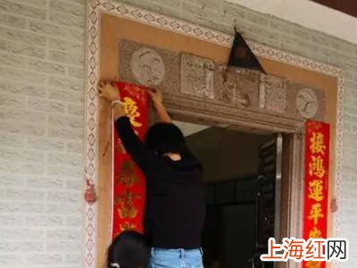 春联怎么贴上下联