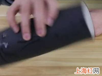 新保温杯有橡胶味怎样清除