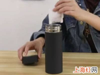 新保温杯有橡胶味怎样清除