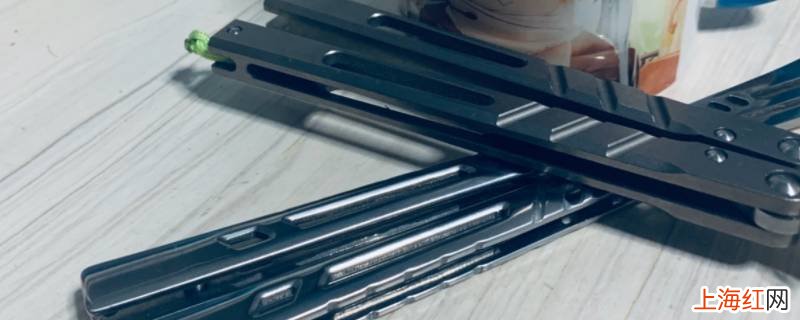 蝴蝶刀锁扣怎么打开