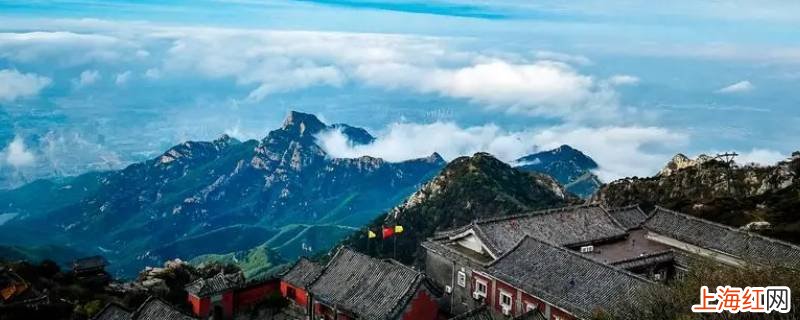 爬泰山怕山顶冷穿个雨披行吗