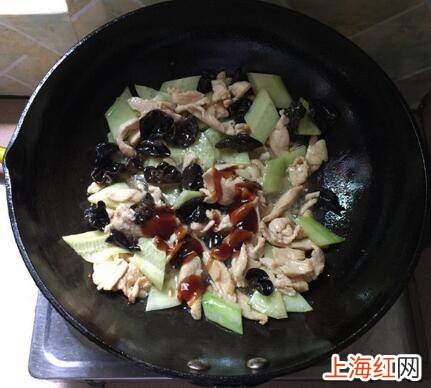 鸡胸肉怎么炒好吃