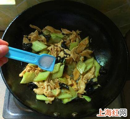 鸡胸肉怎么炒好吃