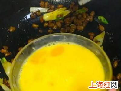 盐豆子炒鸡蛋怎么炒