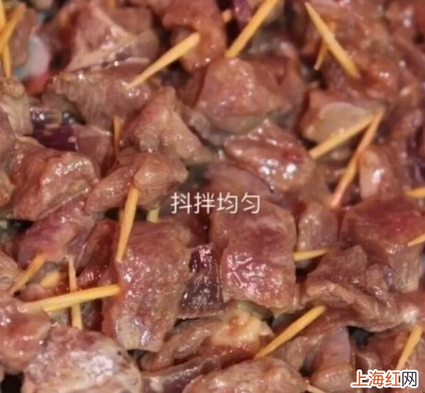 如何制作美味可口牙签羊肉