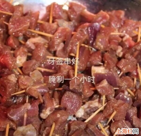 如何制作美味可口牙签羊肉