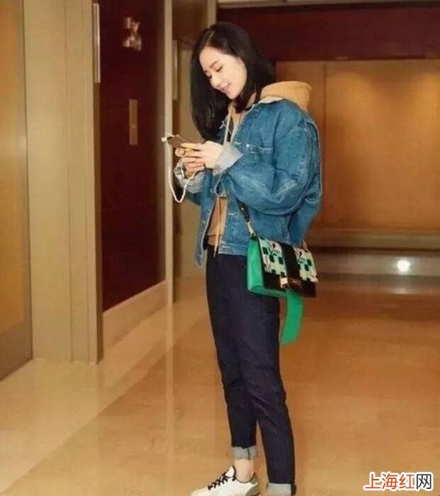 姜黄色卫衣如何穿搭好看