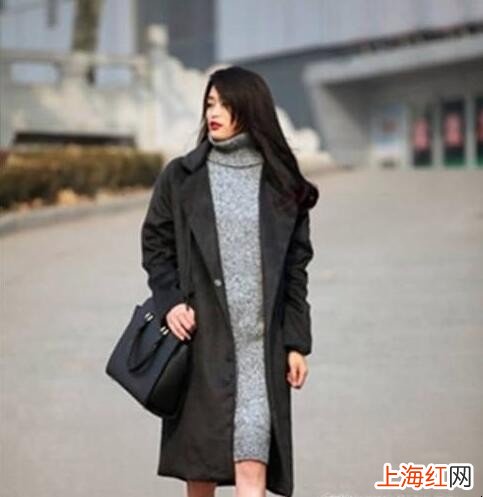 冬天长款毛衣裙怎么配外套