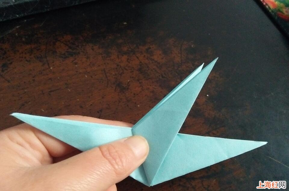 如何用纸折蜂鸟