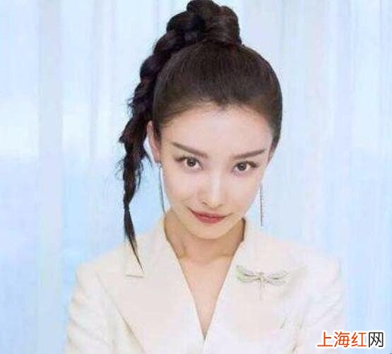 简单扎马尾辫怎么扎
