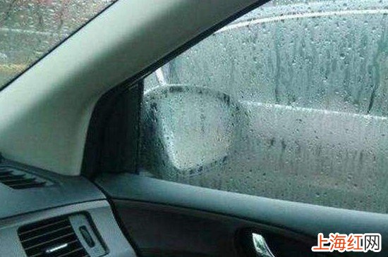 夏季下雨车窗起雾怎么办