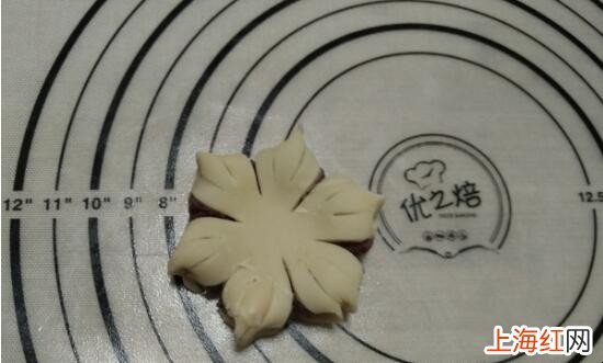 豆沙葵花酥怎么做