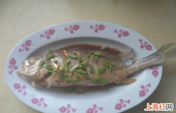 葱油黄鱼怎么做