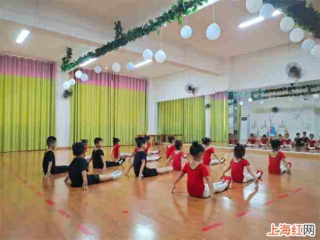 如何给孩子挑选兴趣班老师呢 如何给孩子挑选兴趣班老师