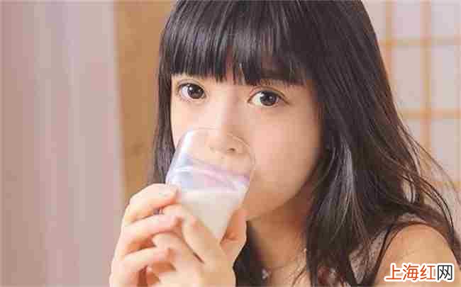小孩奶粉可以喝到几岁以下 小孩奶粉可以喝到几岁?