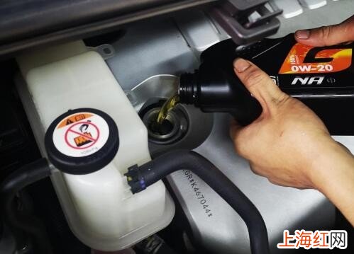 多长时间给汽车换一次机油