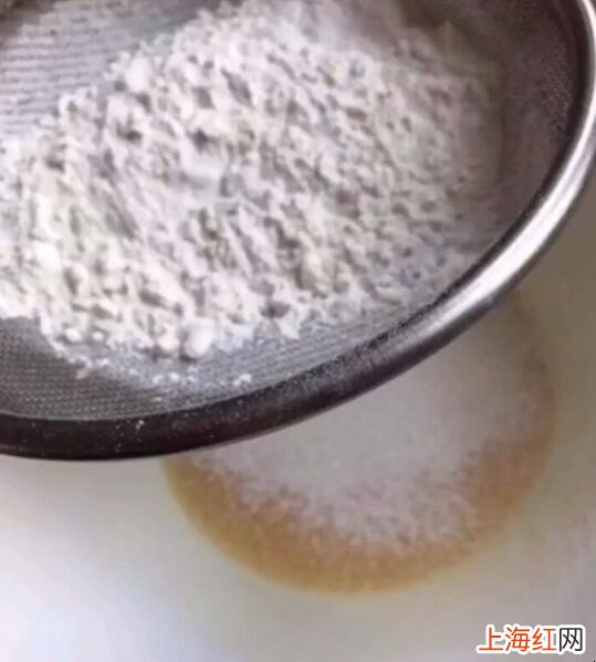 如何制作猫爪小蛋糕