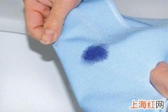 衣服上的纯蓝色水笔水怎么洗掉