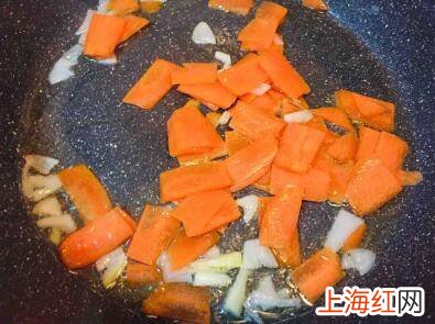 炒白色的蘑菇怎么炒好吃