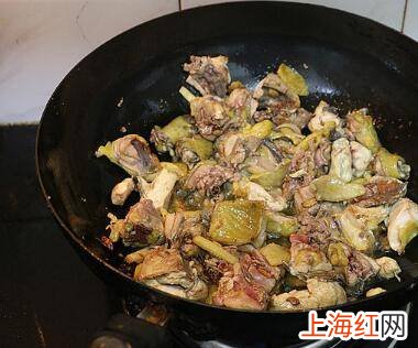 炒鸡肉土豆怎么做好吃法