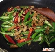 为什么炒肉总粘锅